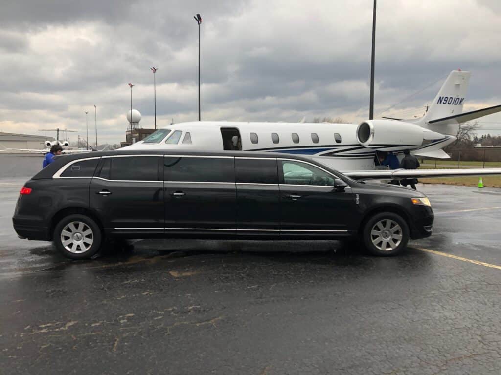 Corporate Transportation - Limo Service - Rupp Limousine - Chauffeur Services - Airport Pickups - Erie PA - Pittsburgh PA - Cleveland OH - Buffalo NY - Best Limo Service