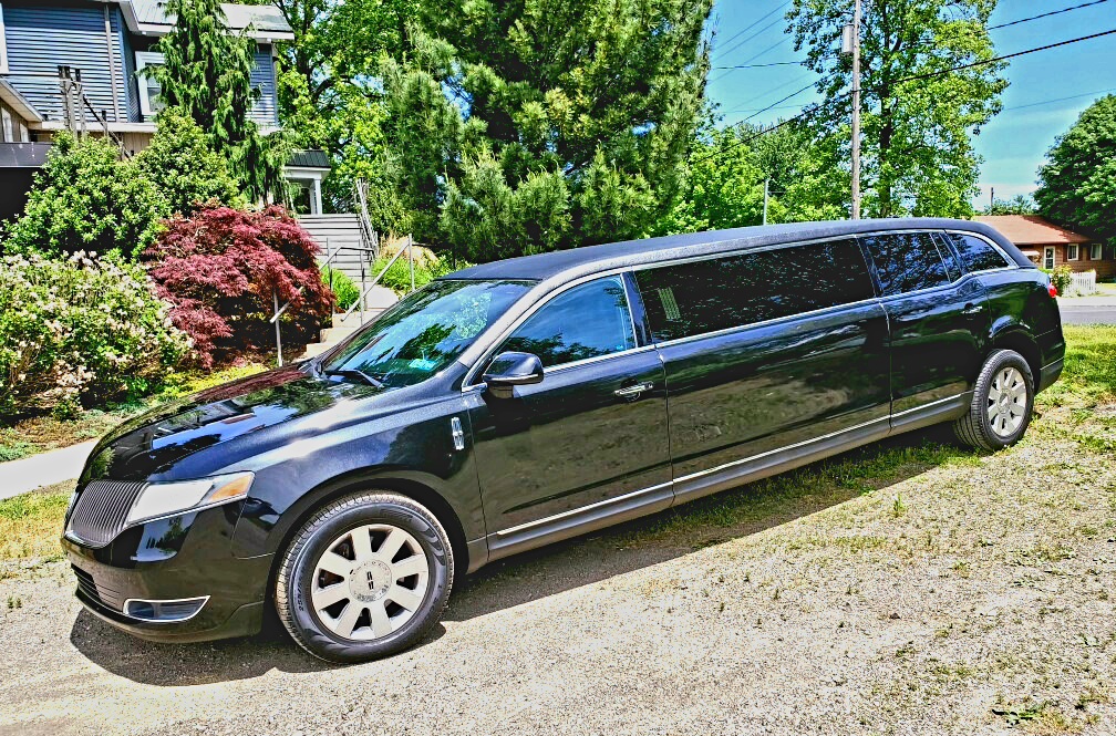 Transportation Services - Weddings - Corporate - Business Travels - Wine Tours - Night Outs - Night on the Town - Events - Limos - Limousines - Rupp Limousine - Best Limo Company